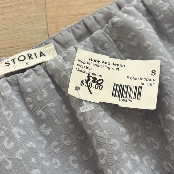 NWT cropped blouse - Picture 3 of 4